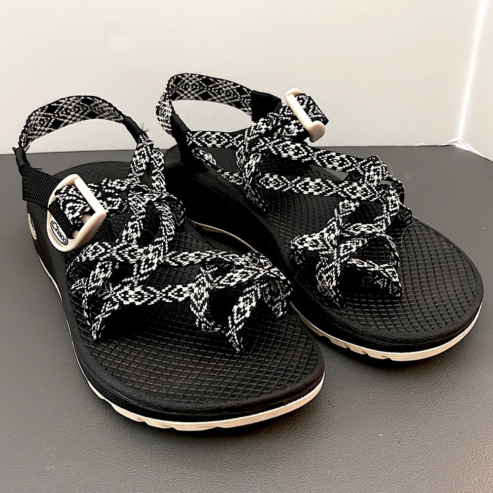Women’s Chaco Z2 Black/white